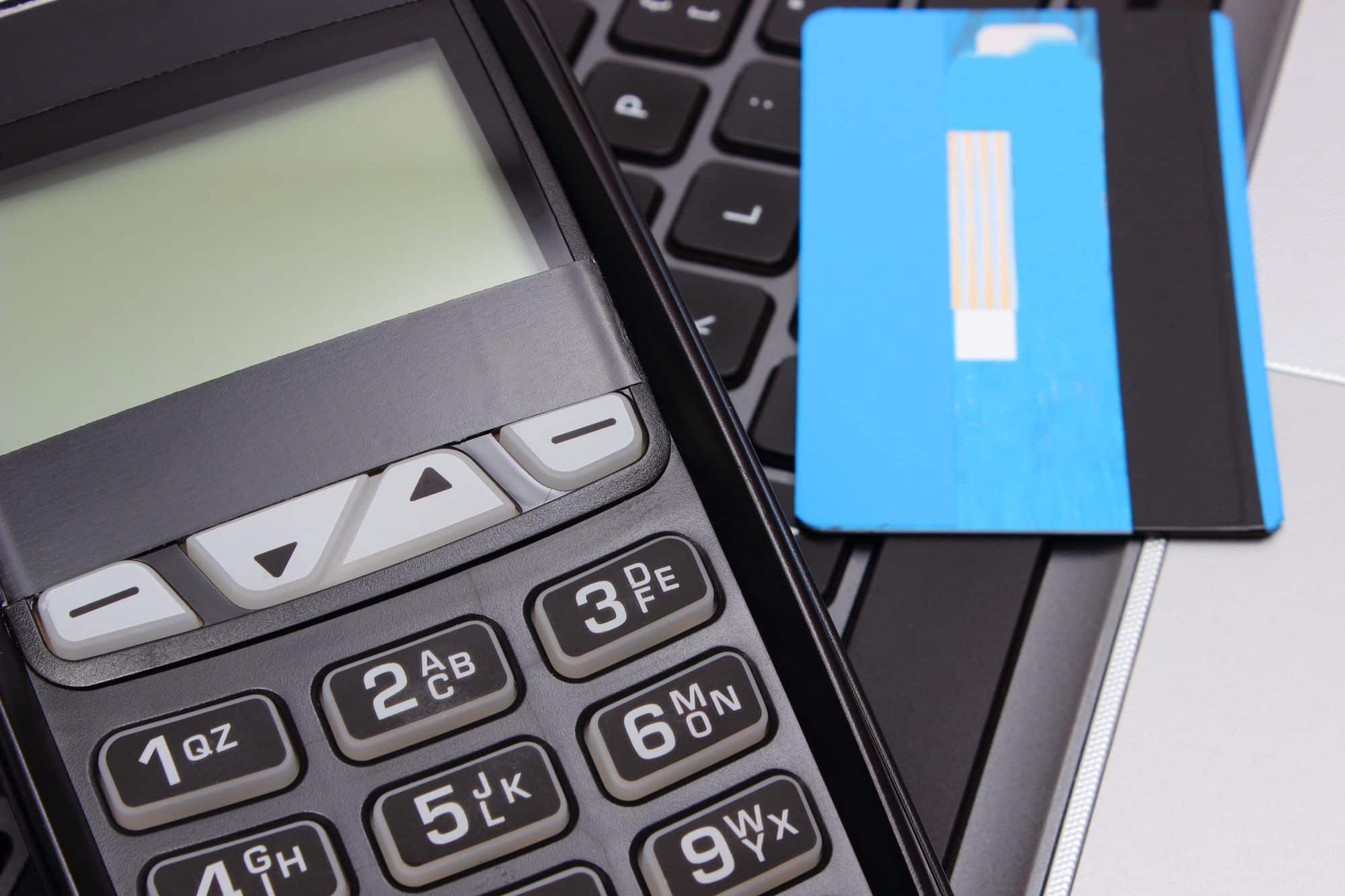 Pago de la renovación del carnet de conducir en Vitoria con tarjeta bancaria